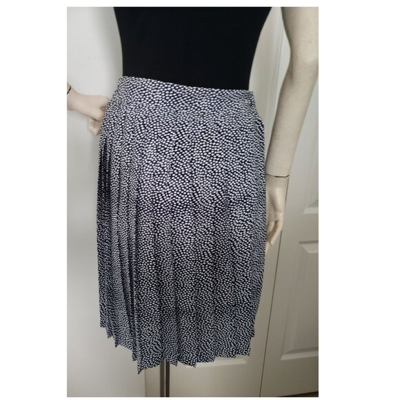 Vintage Stylist Pleated Navy and White Polka dot skirt with pockets - Picture 3 of 11